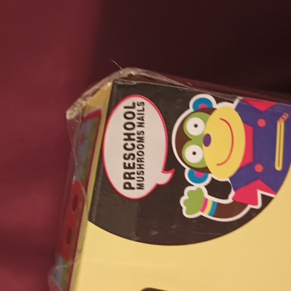 Button nail arts and games sensory play - Picture 6 of 9